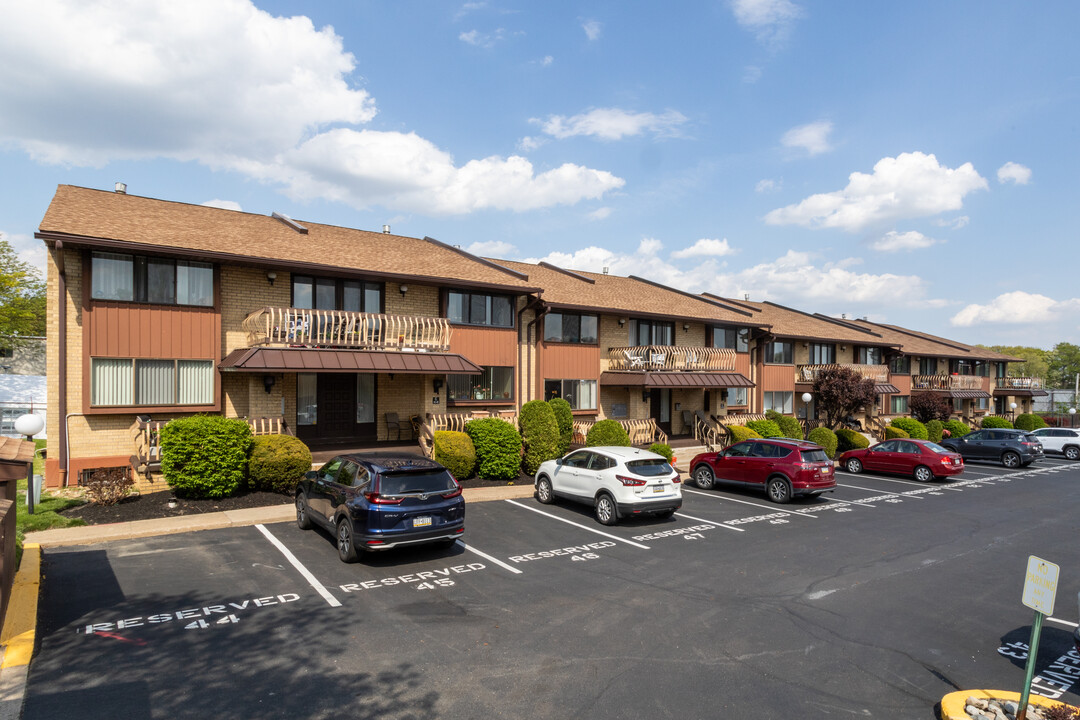 Executive Suites Condominiums in Philadelphia, PA - Foto de edificio