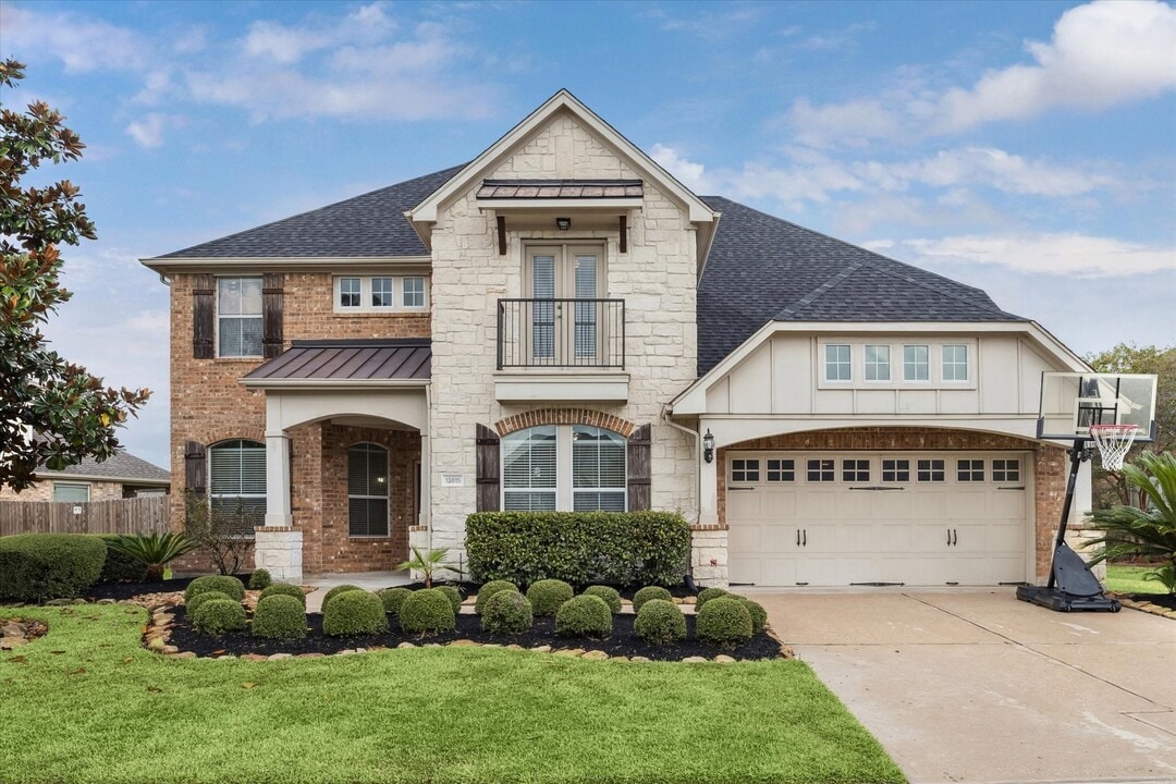 13815 Lake Livingston Dr in Houston, TX - Building Photo