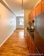 8 Portland St in Worcester, MA - Building Photo - Building Photo