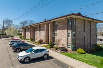 Evergreen Park Garden in Vestal, NY - Building Photo - Primary Photo