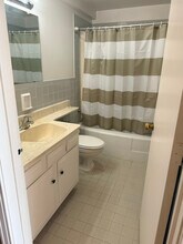 4333 N Oakland Ave in Shorewood, WI - Building Photo - Building Photo