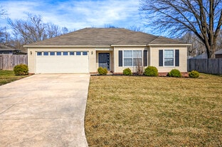 24 Winchester Ct in Cabot, AR - Building Photo