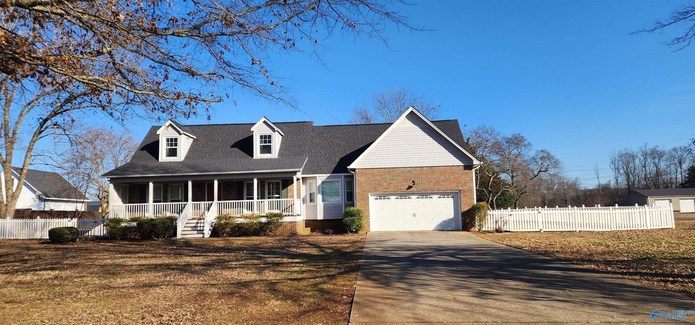 105 Darr Dr in Harvest, AL - Building Photo