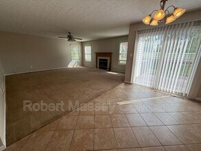 6716 Bluffview Cir in Louisville, KY - Foto de edificio - Building Photo