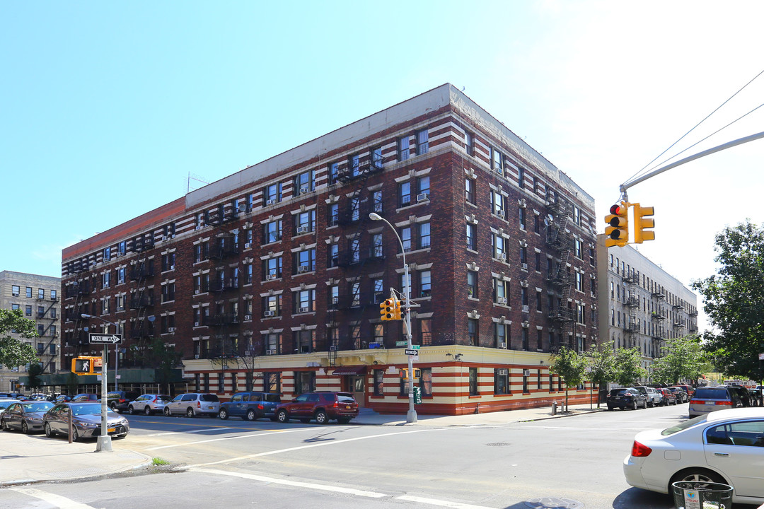 145 Audubon Ave in New York, NY - Foto de edificio