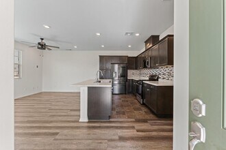 30324 Town Square Dr in Menifee, CA - Building Photo - Building Photo