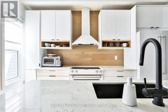 21 Alma Ave in Toronto, ON - Building Photo - Building Photo