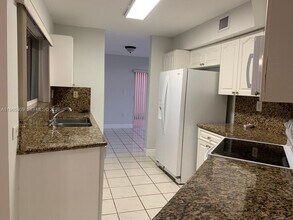 12447 NW 7th St in Miami, FL - Building Photo - Building Photo