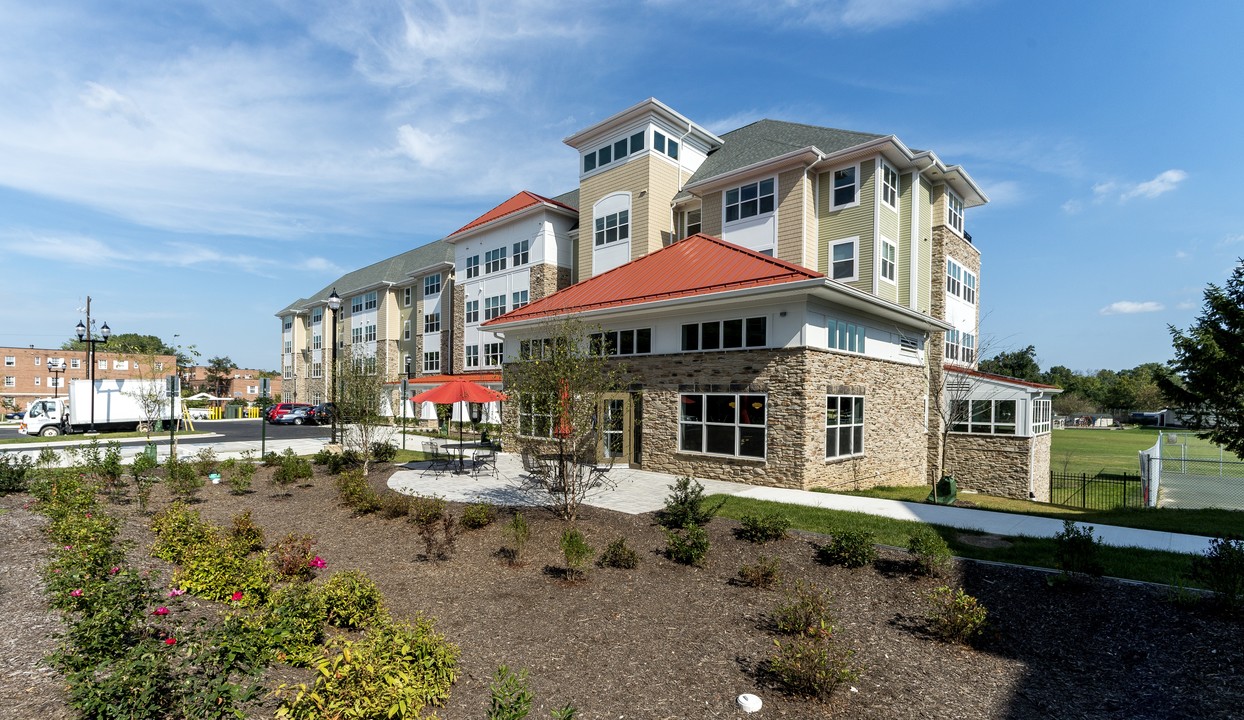 Rainier Manor Senior Apartments 62+ in Mount Rainier, MD - Building Photo