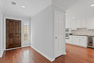5080 Westgrove Dr in Dallas, TX - Building Photo - Building Photo