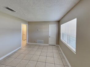 5126 Banshee Ave in Jacksonville, FL - Building Photo - Building Photo