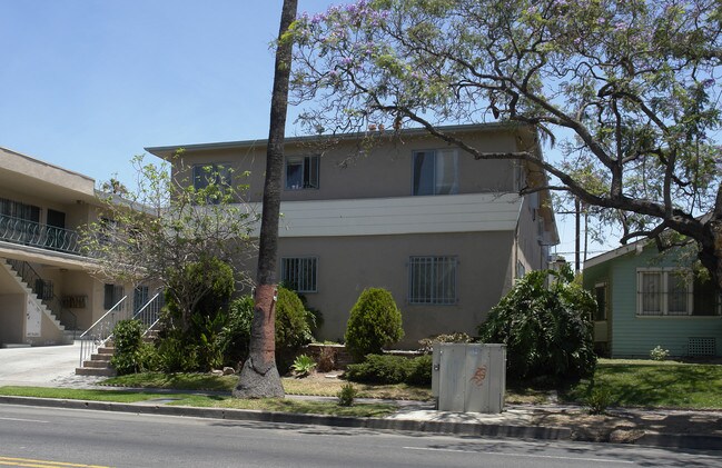 142 N Normandie Ave in Los Angeles, CA - Building Photo - Building Photo
