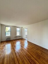 2 Spruce St in Great Neck, NY - Building Photo - Building Photo