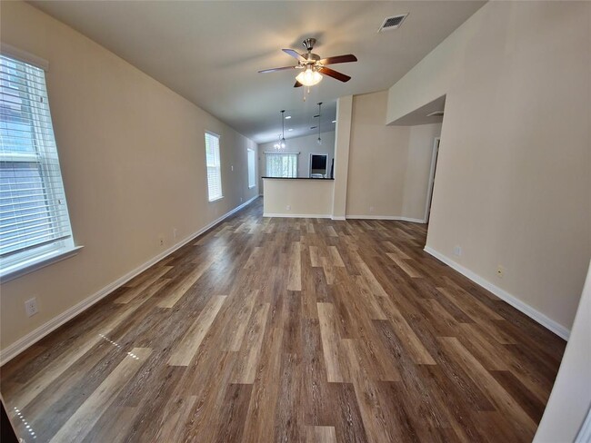 2032 Nestlewood Dr in Austin, TX - Building Photo - Building Photo