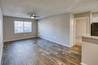 Park at Walden Lake in Plant City, FL - Building Photo - Interior Photo