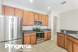 15122 Stonebriar Way in Orlando, FL - Foto de edificio - Building Photo