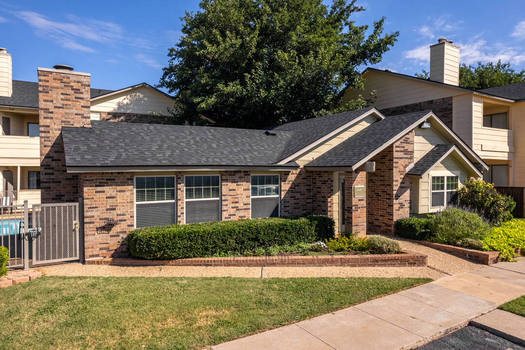 Quail Creek in Lubbock, TX - Building Photo