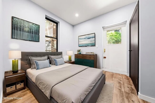 453 W 48th St