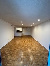 8530 Holloway Dr, Unit 108 in West Hollywood, CA - Building Photo - Building Photo