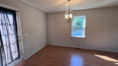 5725 Stone Crystal Dr in Fuquay Varina, NC - Building Photo - Building Photo