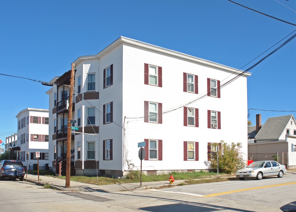 73 Maple St in Manchester, NH - Building Photo