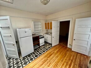 419 State St, Unit 4 in Madison, WI - Foto de edificio - Building Photo