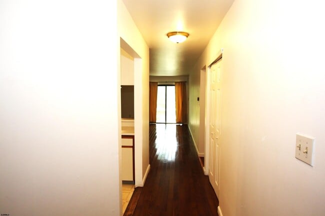 2616 Canyon Ct in Hamilton, NJ - Foto de edificio - Building Photo