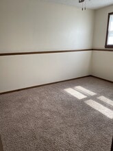 5903 Paradise Ln in Great Bend, KS - Building Photo - Building Photo