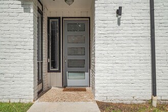 1014 Fleetwood Pl Dr in Houston, TX - Building Photo - Building Photo