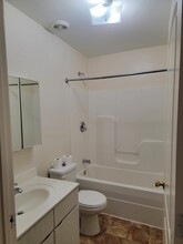 8324 Shawn Ridge Dr in Harrison, TN - Foto de edificio - Building Photo