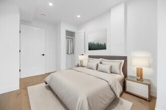 18 E 13th St in New York, NY - Building Photo - Building Photo