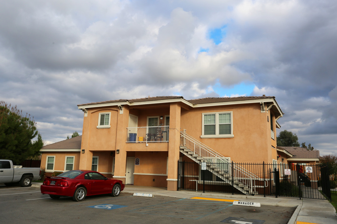 King Square Apartments in Bakersfield, CA - Foto de edificio