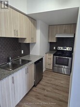 275 Larch St in Waterloo, ON - Building Photo - Building Photo