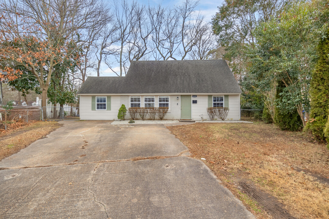 6101 Grimes Ct in Norfolk, VA - Foto de edificio