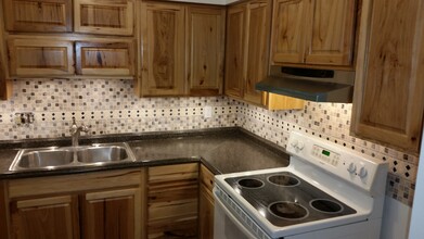 314 W Center St, Unit apt 102 in Bountiful, UT - Building Photo - Building Photo