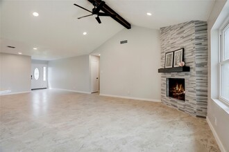 327 Gentilly Dr in Katy, TX - Building Photo - Building Photo