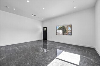 6825 Ranchito Ave in Los Angeles, CA - Building Photo - Building Photo