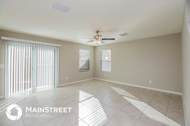 8227 West Odeum Ln in Phoenix, AZ - Building Photo - Building Photo