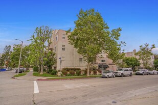 11230 Peach Grove St, Unit 206 in North Hollywood, CA - Building Photo