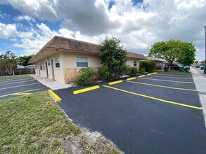 5200 NW 18th St in Lauderhill, FL - Building Photo - Building Photo