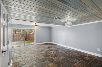 156 Douglas Rd W in Oldsmar, FL - Building Photo - Building Photo