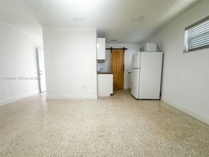 2815 NW 88th St in Miami, FL - Building Photo - Building Photo