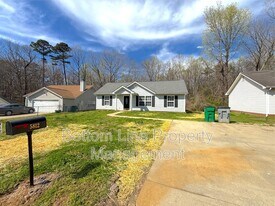 5812 Silver Eagle Dr in Charlotte, NC - Building Photo