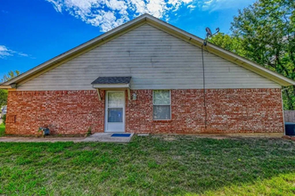 2308 Heatherfield Ln in Norman, OK - Foto de edificio - Building Photo