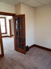 558 Monroe St, Unit Lower in Oshkosh, WI - Building Photo - Building Photo