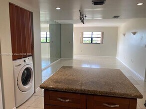 5249 NW 7th St in Miami, FL - Building Photo - Building Photo