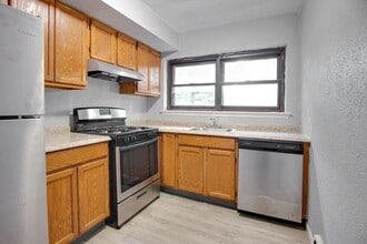 Samanna Apartments in Folsom, PA - Foto de edificio - Building Photo
