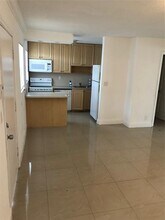 110 SE 2nd St in Hallandale Beach, FL - Building Photo - Building Photo