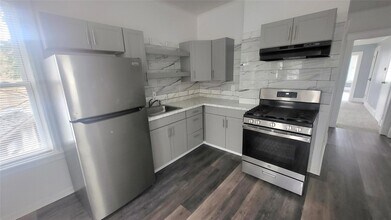 14 Thompson St in Poughkeepsie, NY - Building Photo - Building Photo