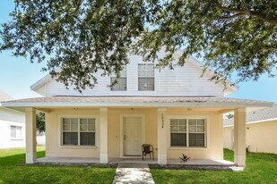 10334 Summerview Cir in Riverview, FL - Building Photo